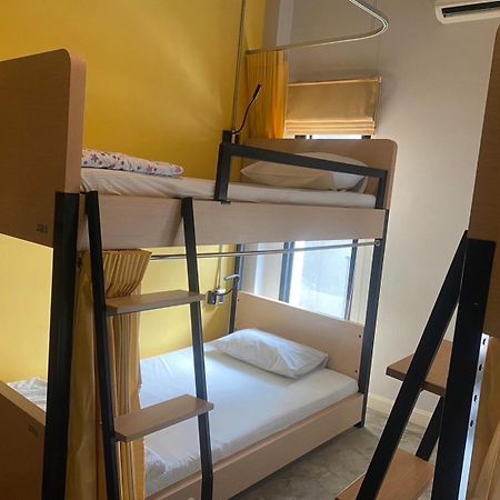 Bed@Town Hostel Bangkok Esterno foto
