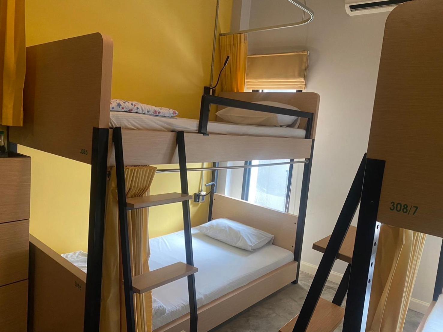 Bed@Town Hostel Bangkok Esterno foto