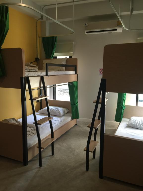 Bed@Town Hostel Bangkok Esterno foto