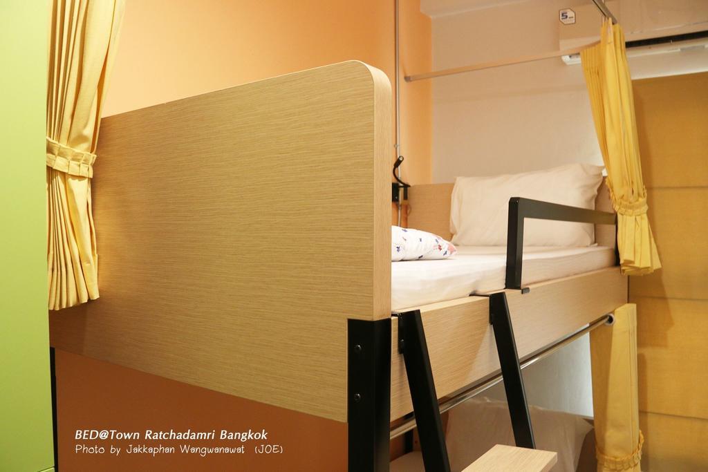 Bed@Town Hostel Bangkok Esterno foto