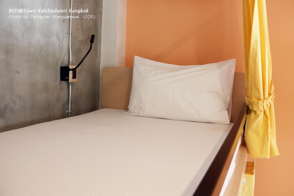 Bed@Town Hostel Bangkok Esterno foto