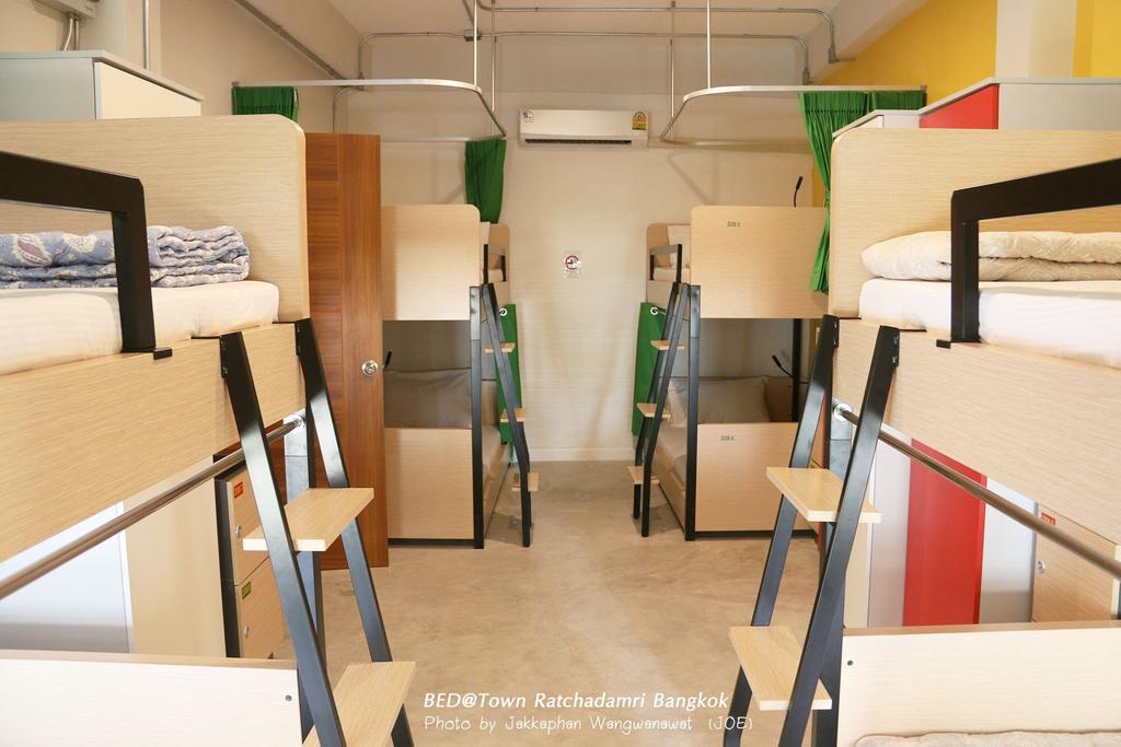 Bed@Town Hostel Bangkok Esterno foto